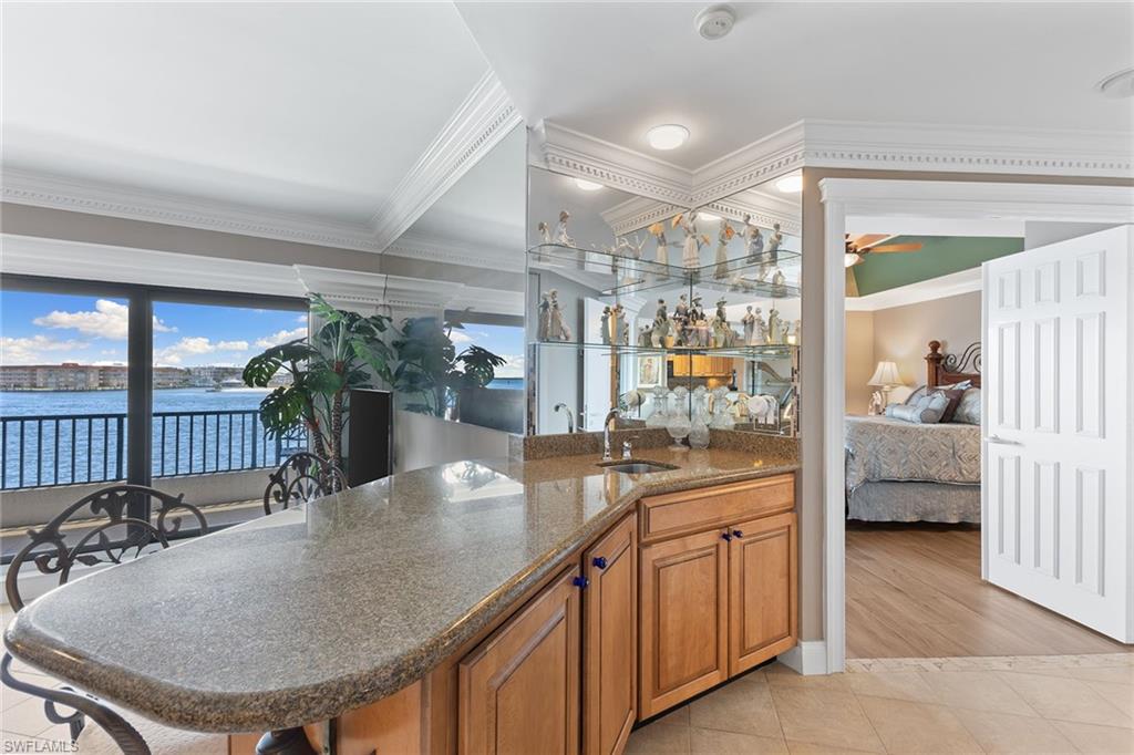 221 La Peninsula BLVD # 221