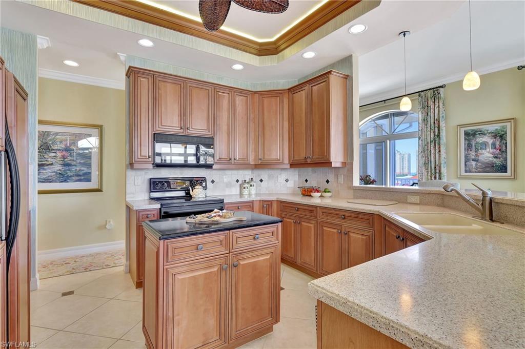 1121 Swallow AVE Unit: PH1