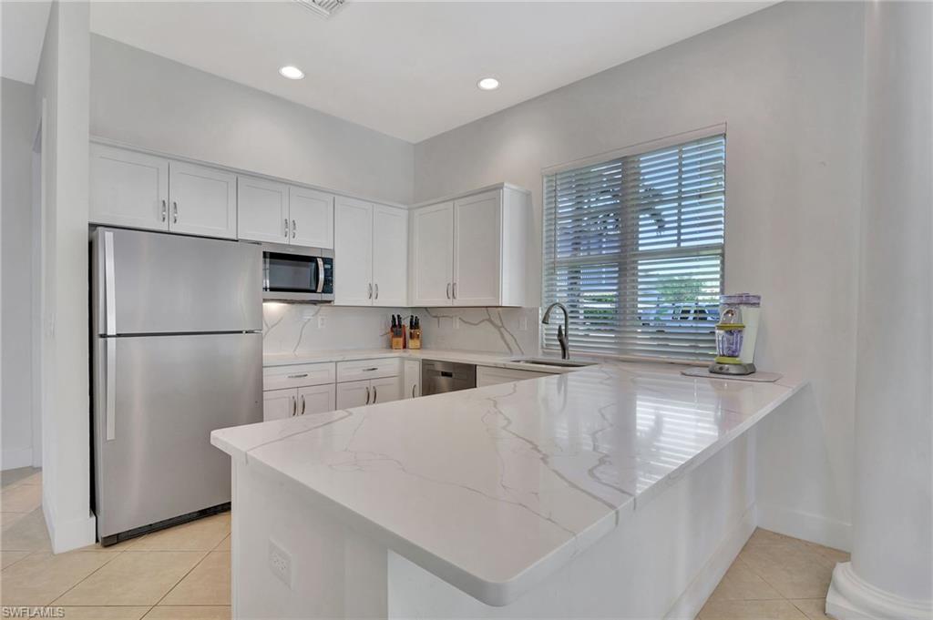 1121 Swallow AVE Unit: PH1