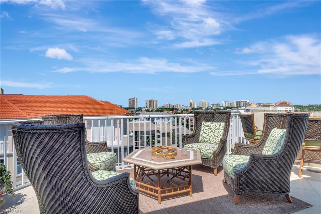 1121 Swallow AVE Unit: PH1