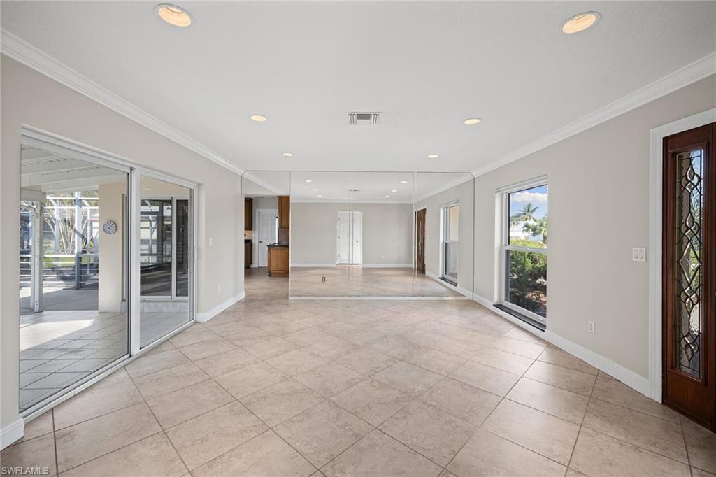 1232 Fruitland AVE
