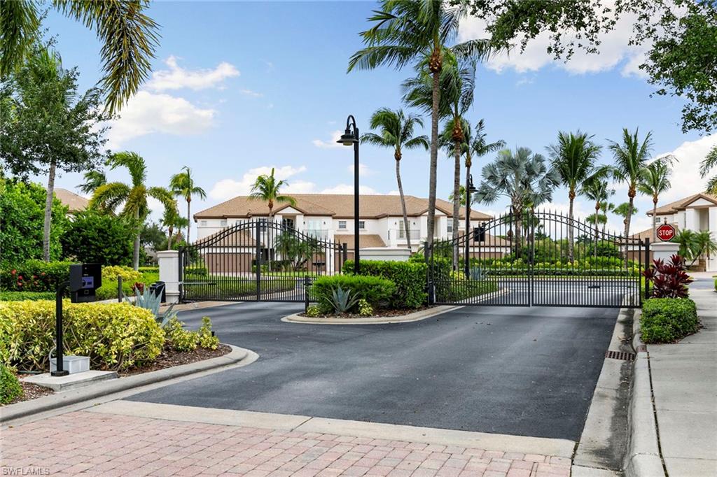 8085 Players Cove DR # 201