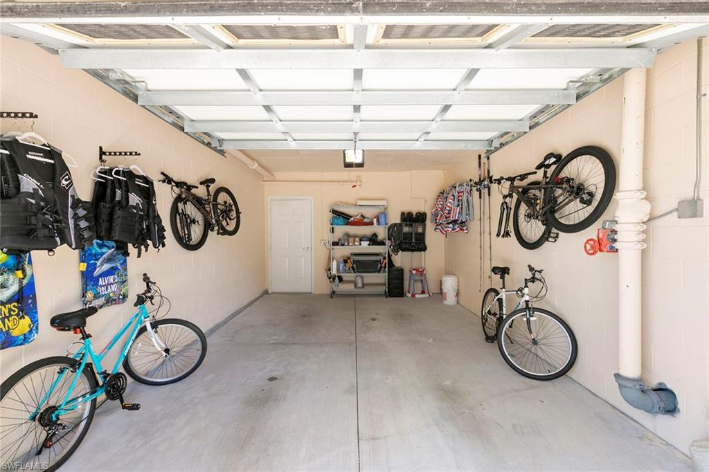 1111 Swallow AVE # 602 Unit: 1-602