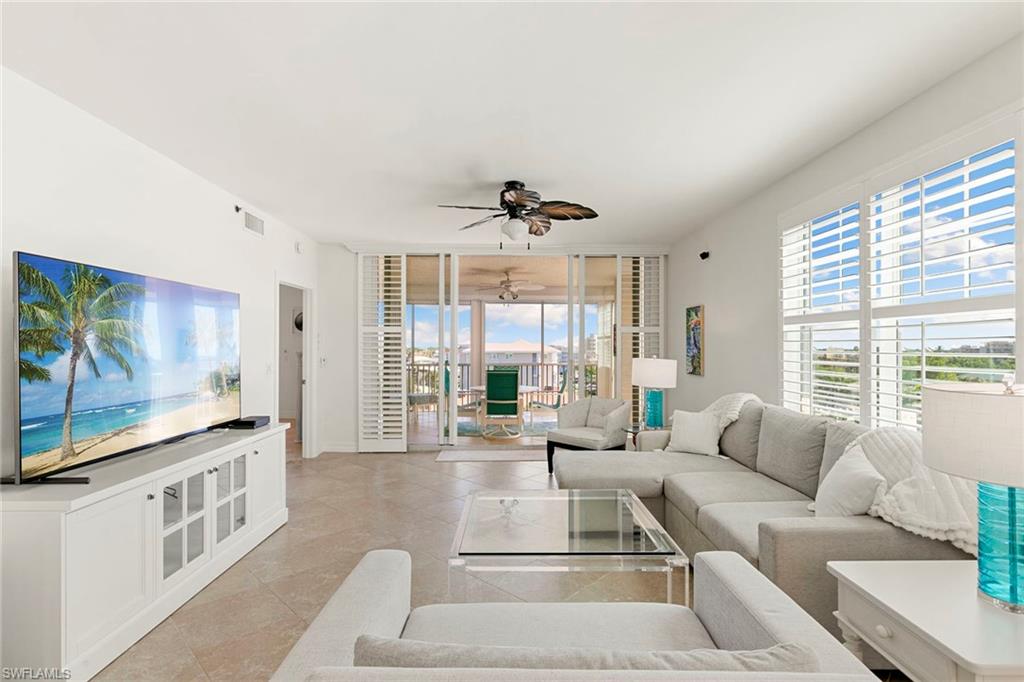 1111 Swallow AVE # 602 Unit: 1-602