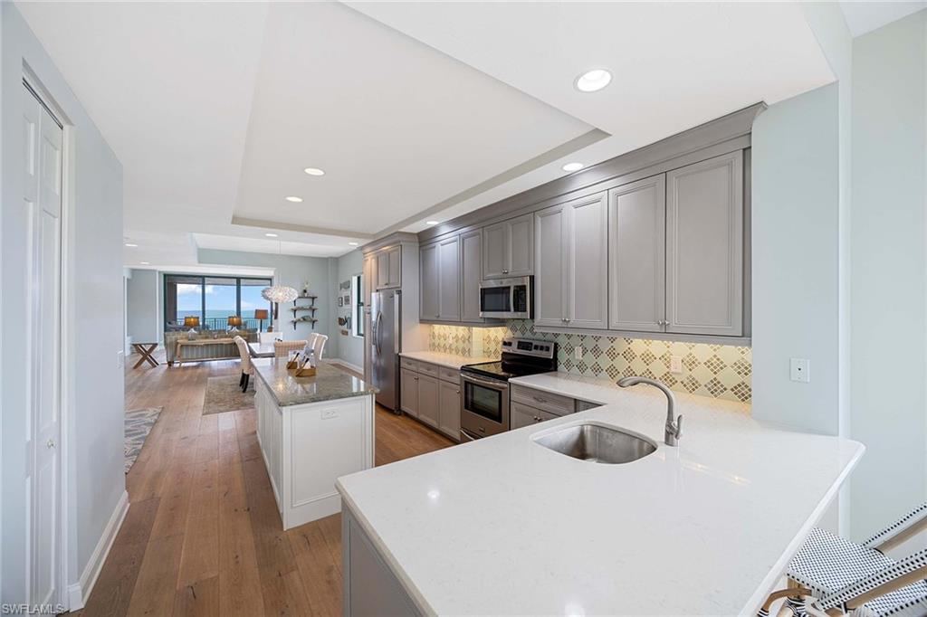 930 Cape Marco DR # 806