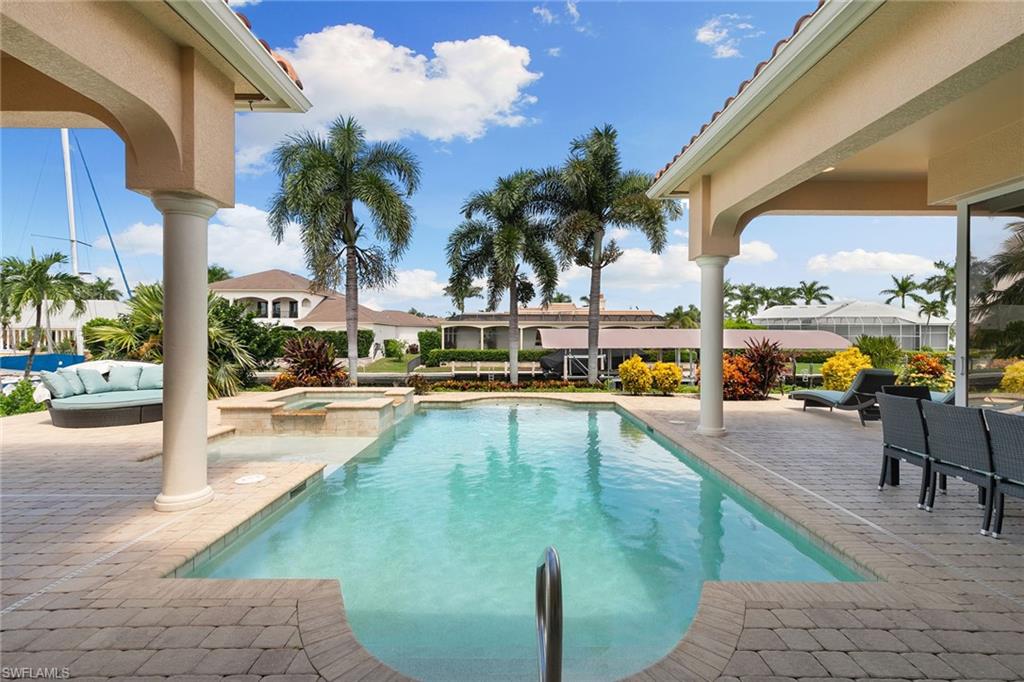 1590 Caxambas CT