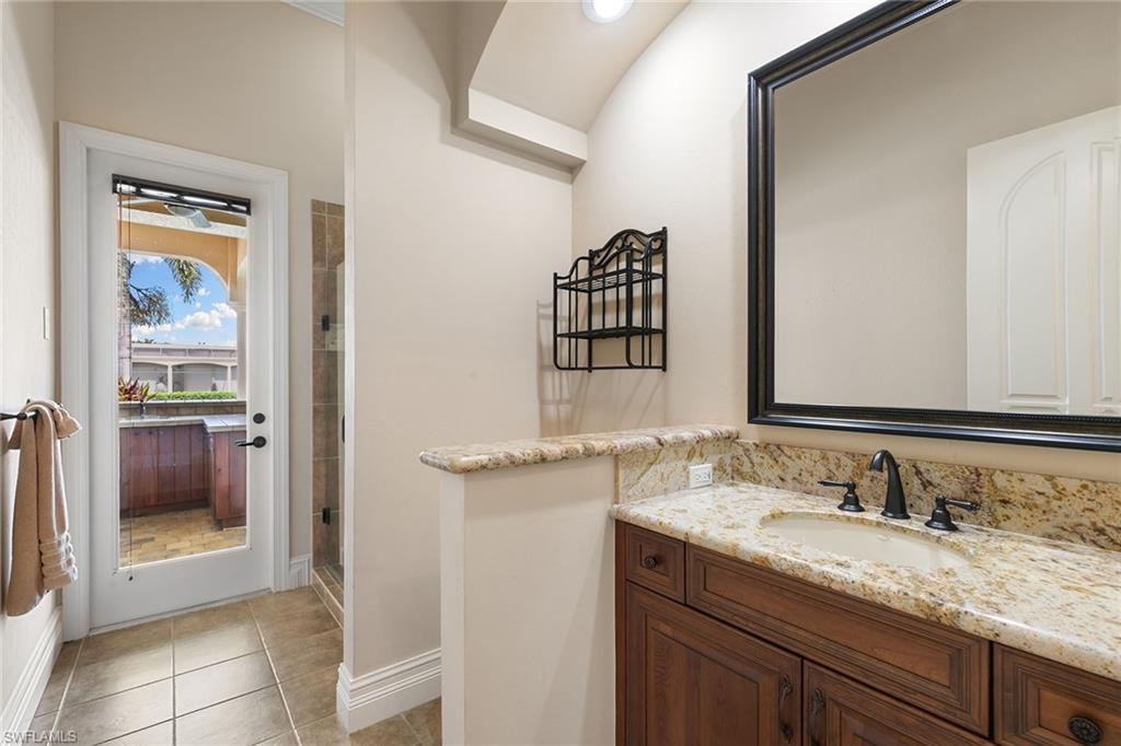 1590 Caxambas CT