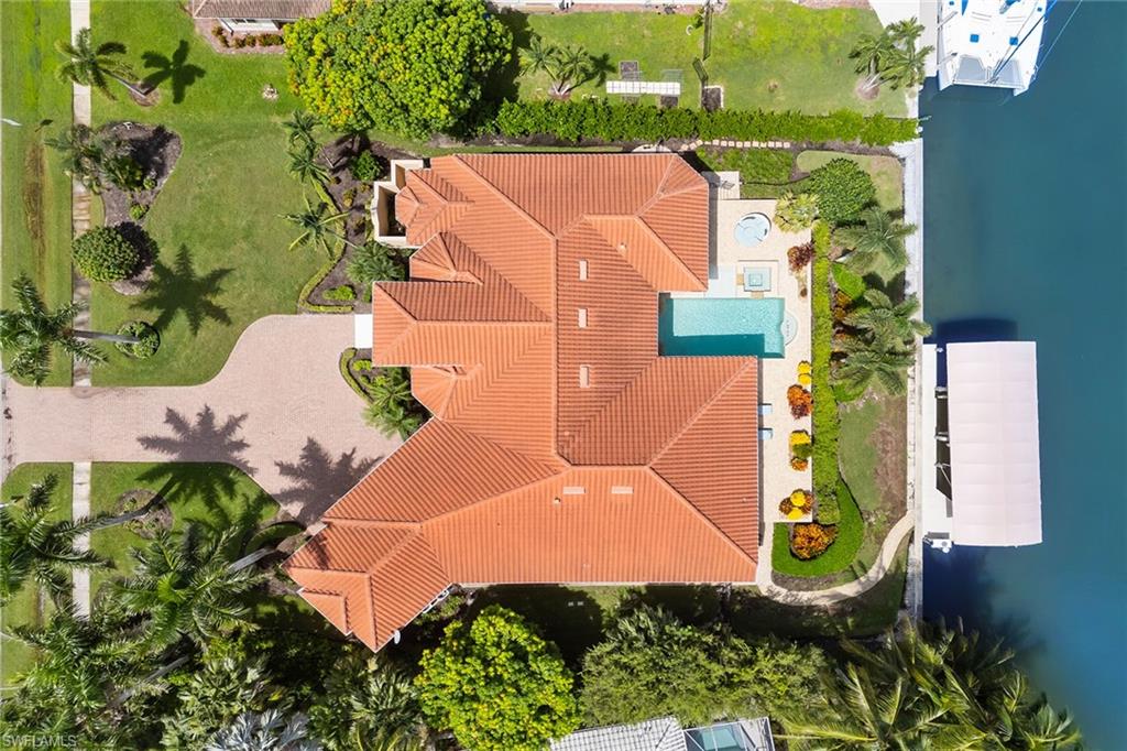 1590 Caxambas CT