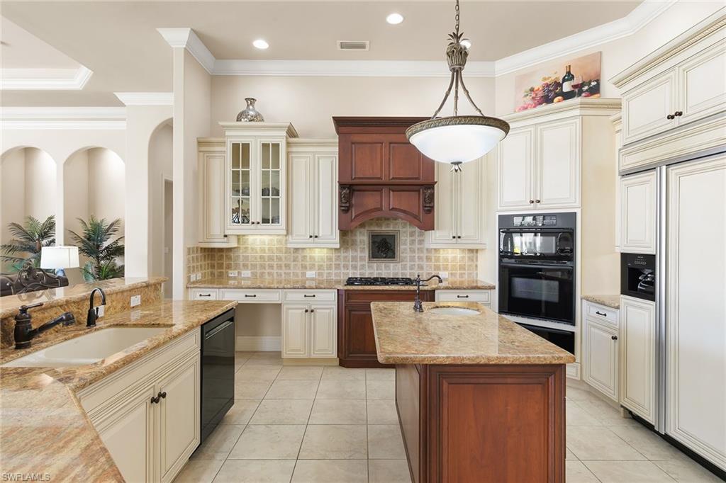 1590 Caxambas CT