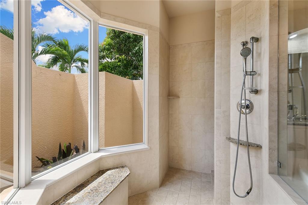 1590 Caxambas CT