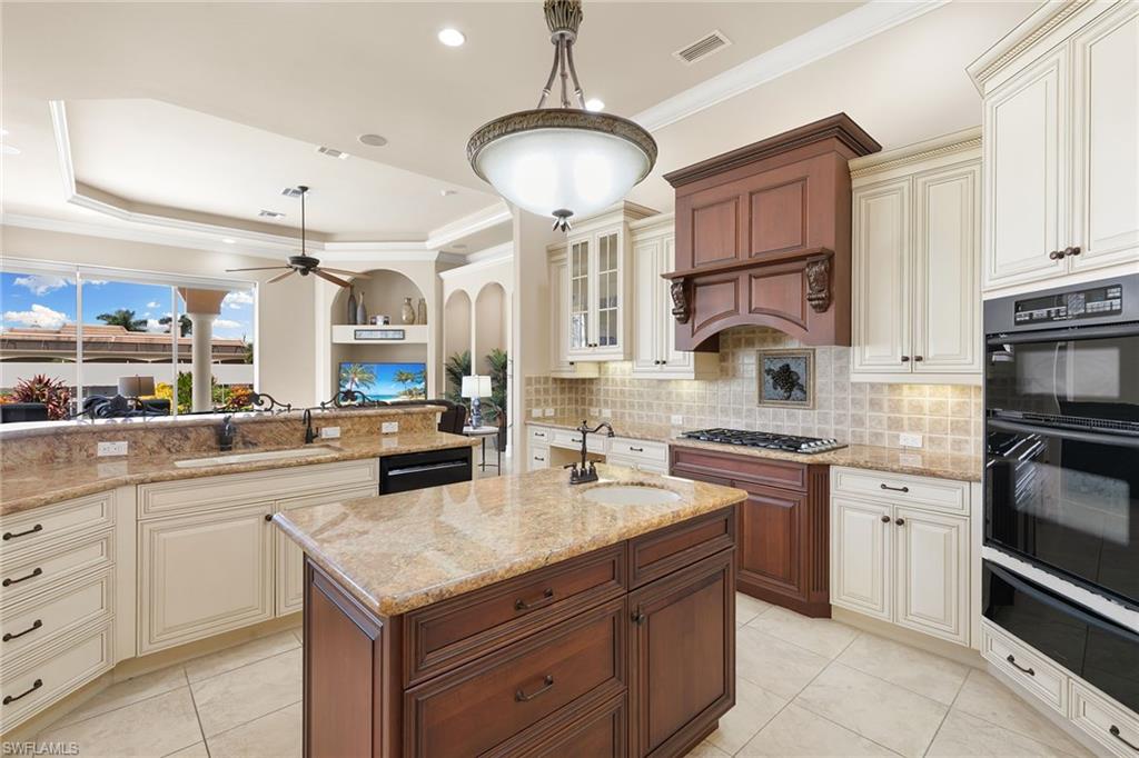 1590 Caxambas CT