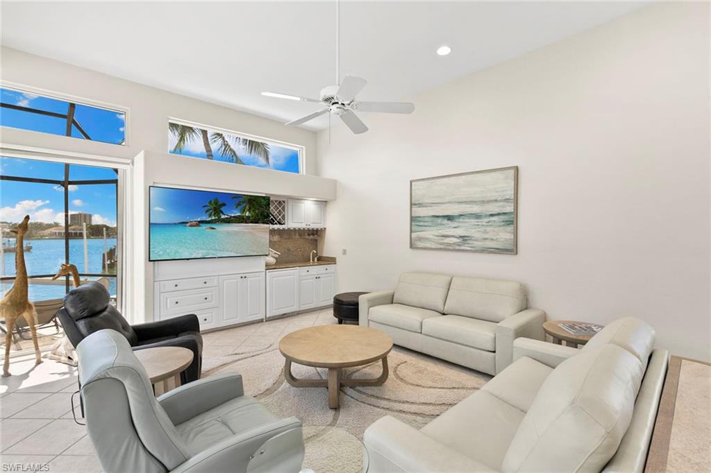 800 Arcadia CT