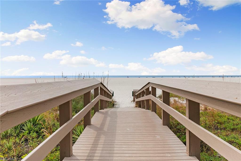 240 Seaview CT # 203