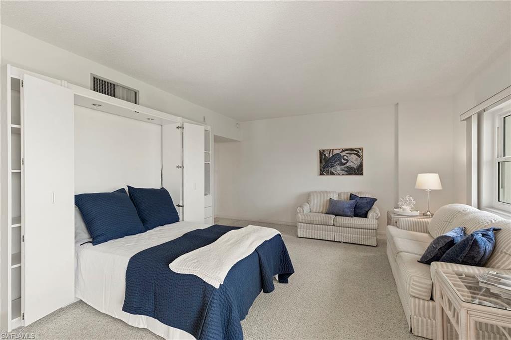 240 Seaview CT # 203