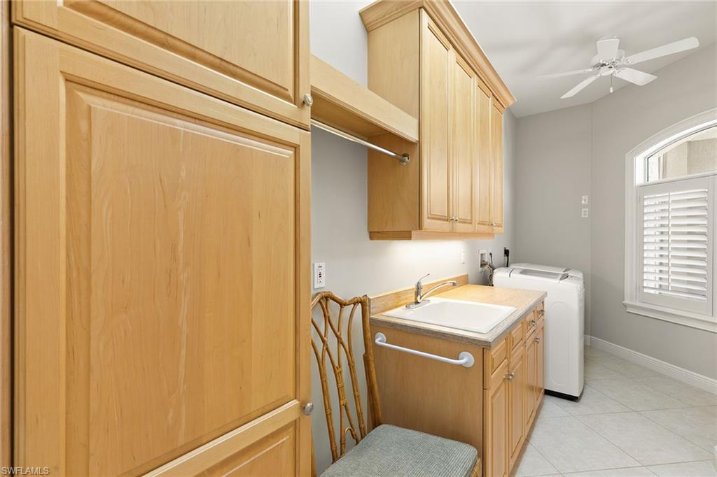 1578 Heights CT
