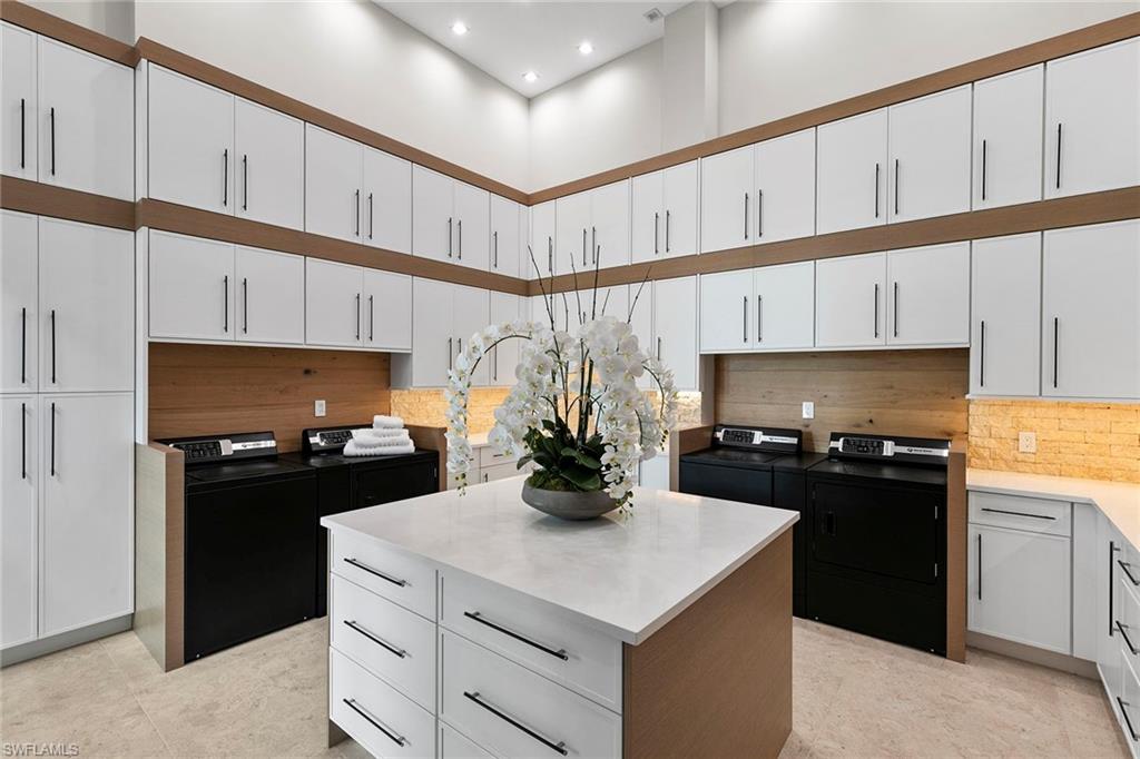 1598 Heights CT