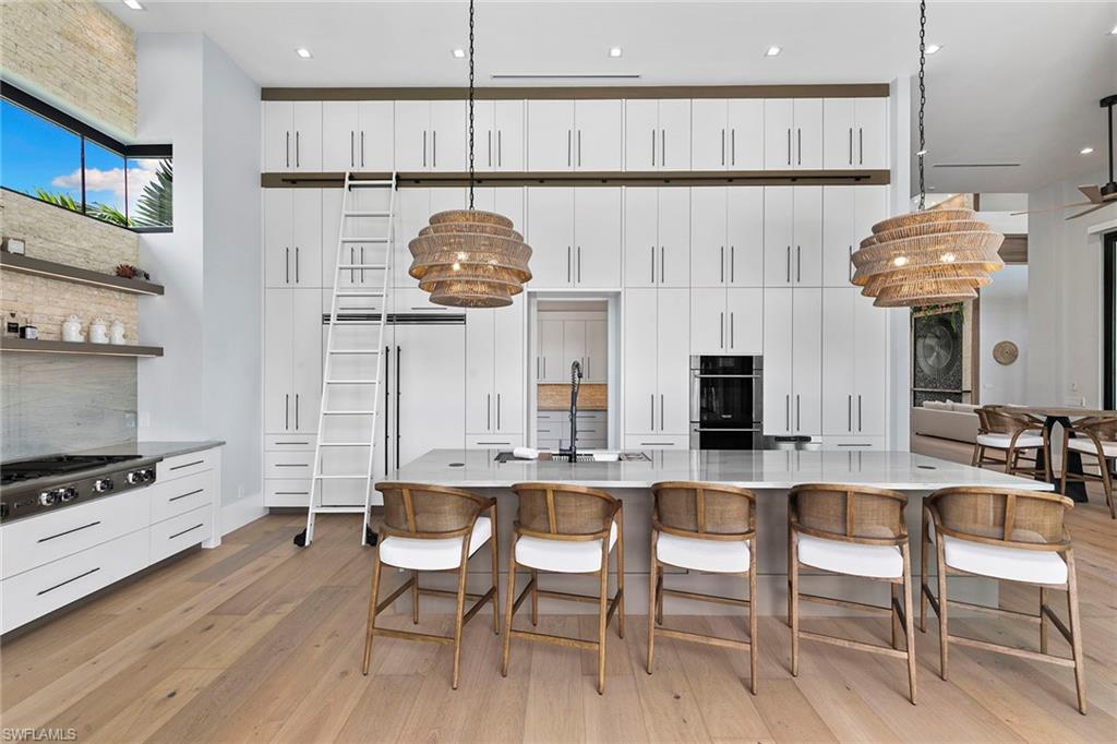 1598 Heights CT