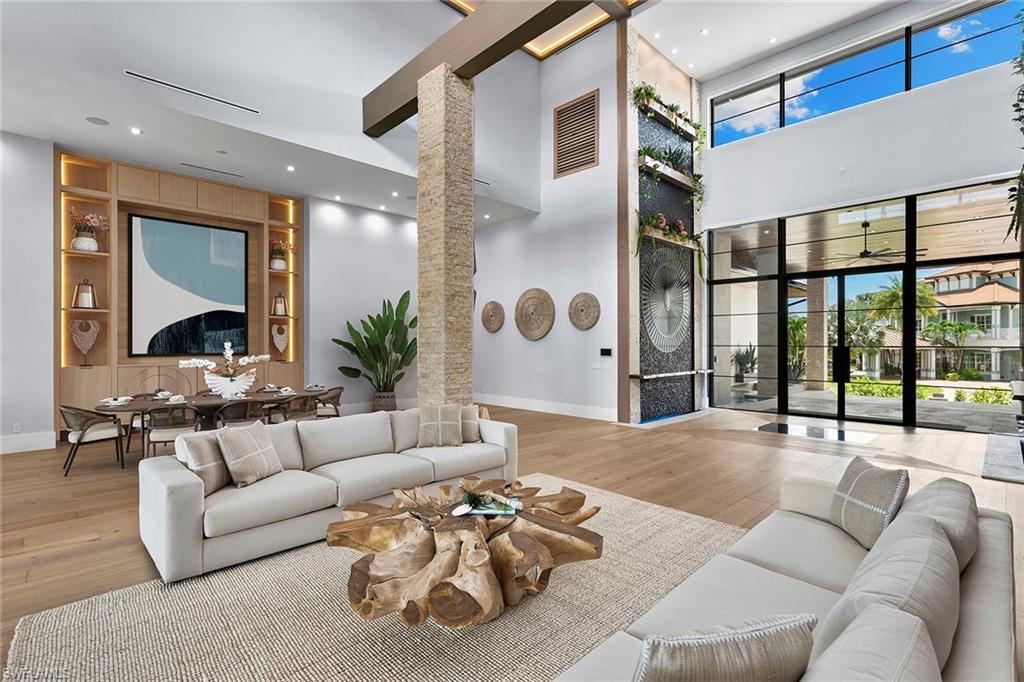 1598 Heights CT