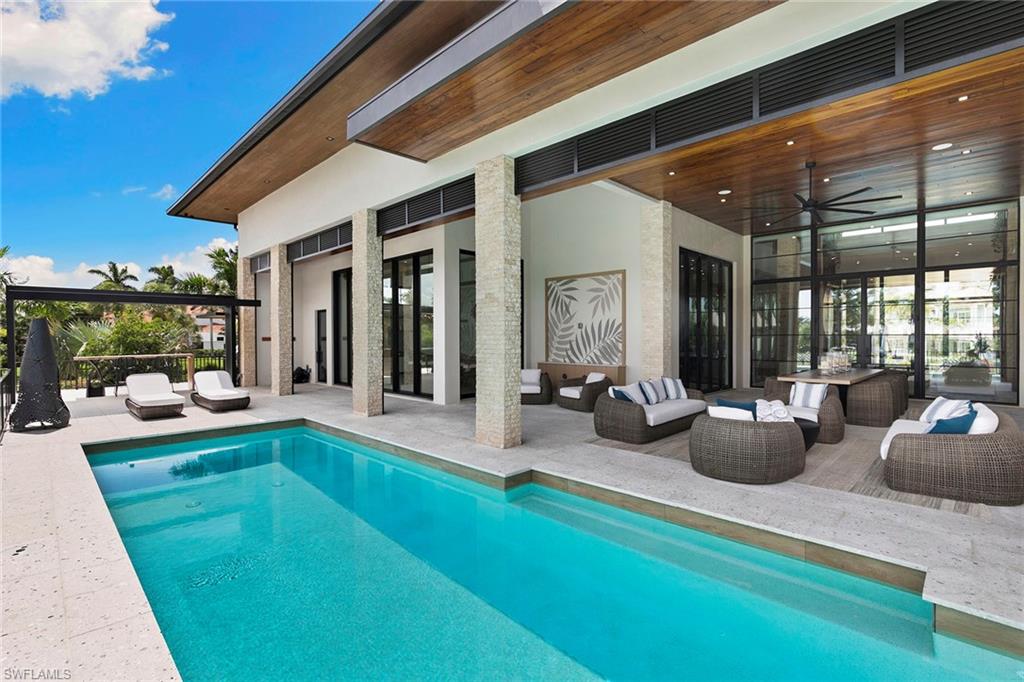 1598 Heights CT