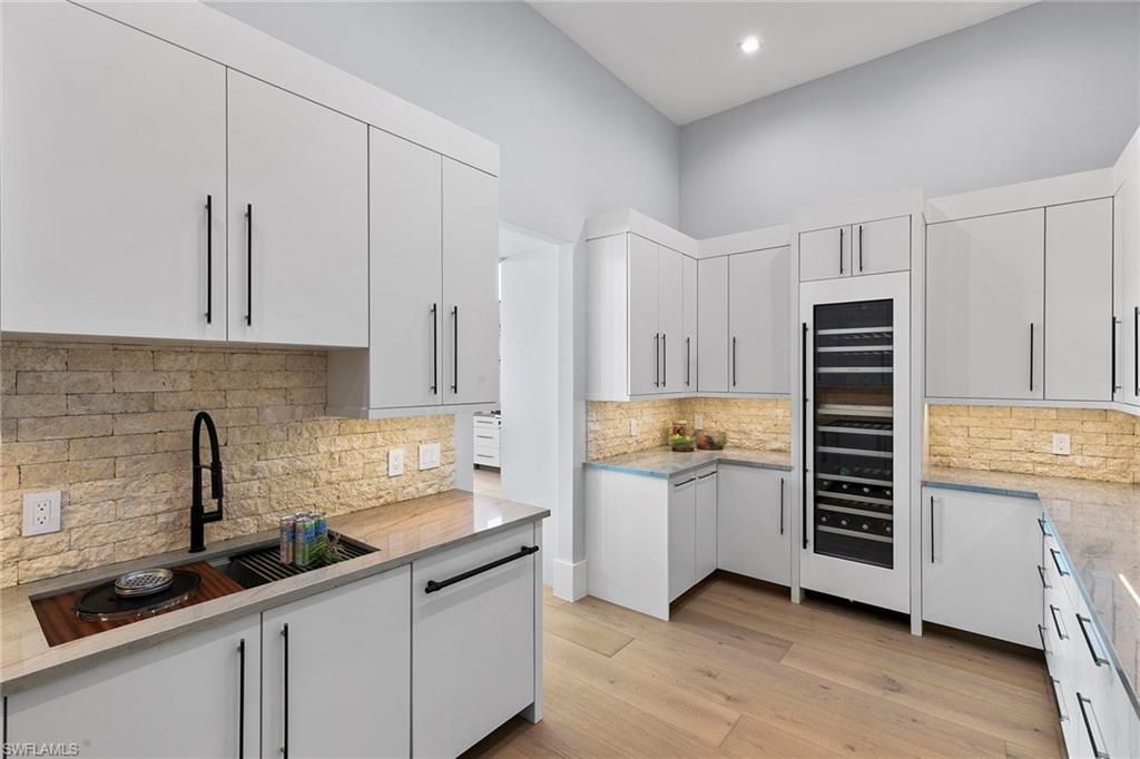 1598 Heights CT