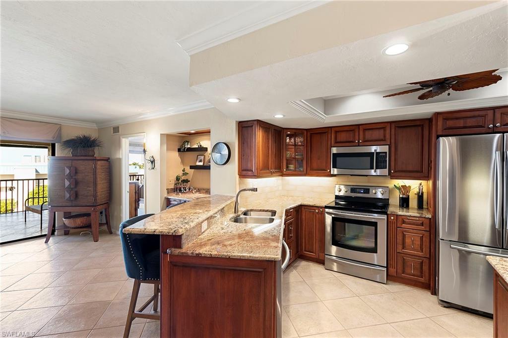 1041 Collier BLVD 405