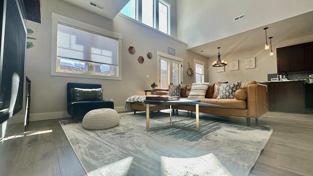 613 Blue Water Circle 23