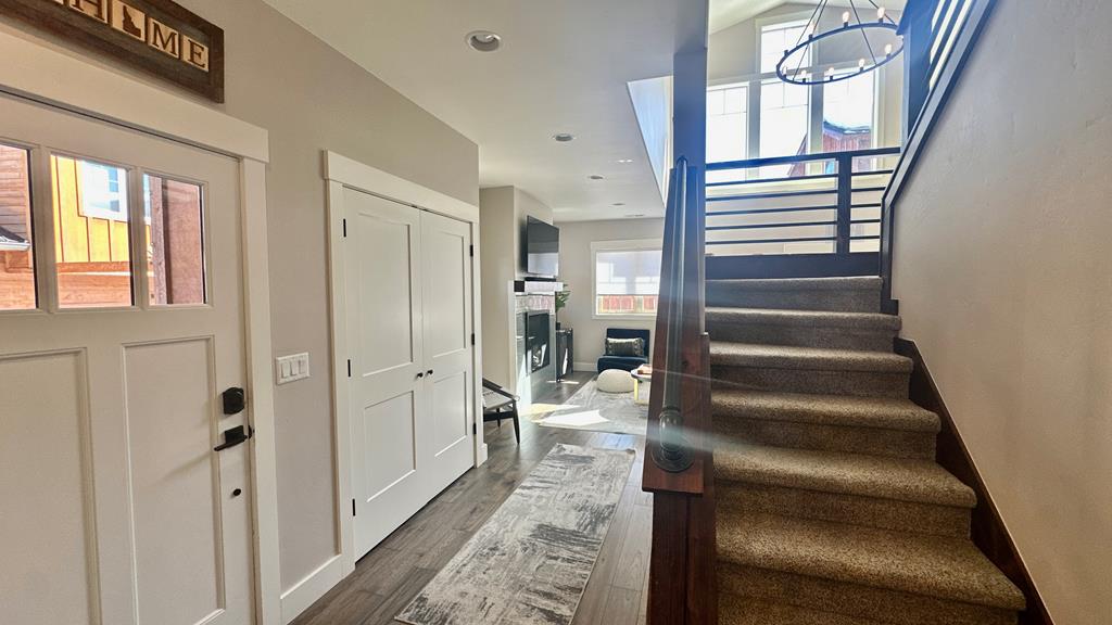 613 Blue Water Circle 23