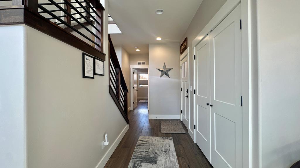 613 Blue Water Circle 23