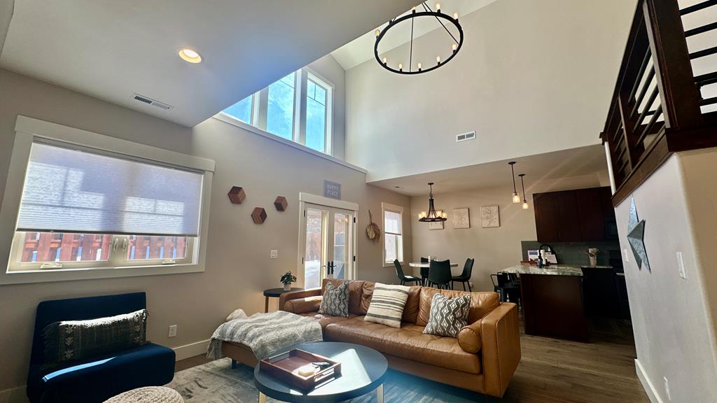 613 Blue Water Circle 23
