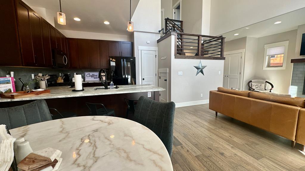 613 Blue Water Circle 23