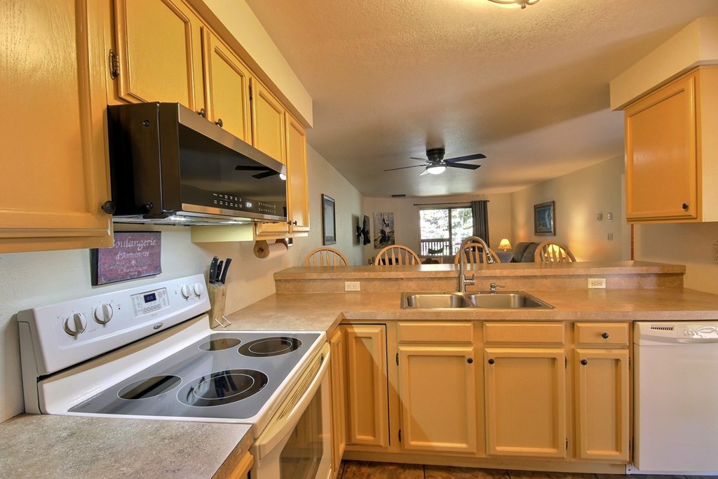 1630 Davis Avenue C18