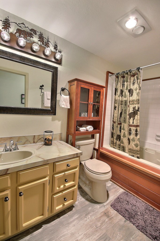 1630 Davis Avenue C18