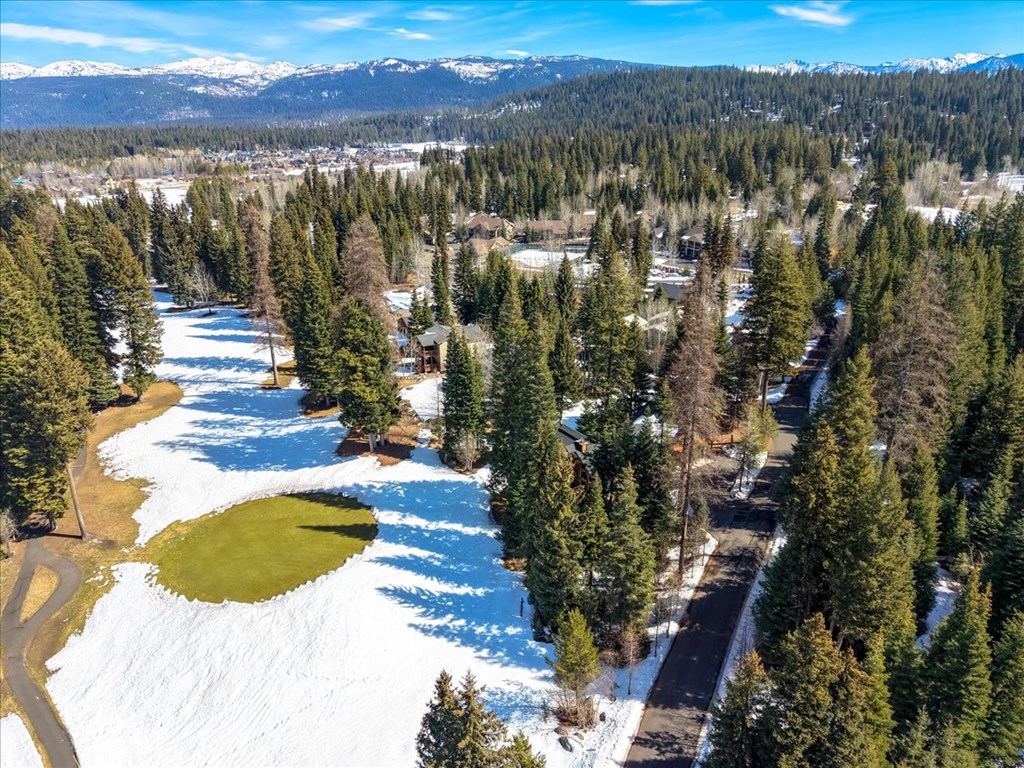 1085 Chip Shot Drive, McCall