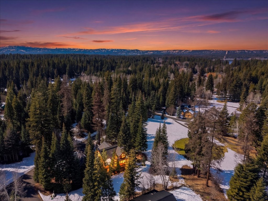 1085 Chip Shot Drive, McCall