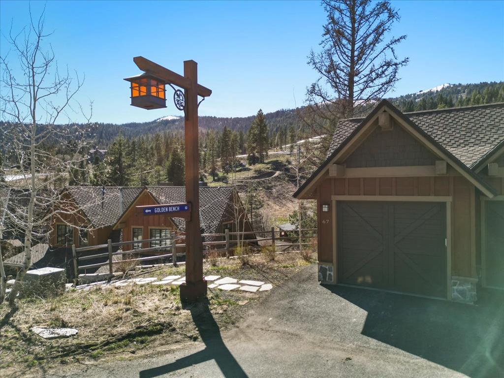 67 Golden Bar Court