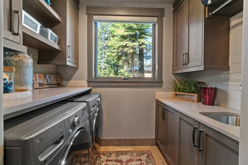1014 Violet Way, McCall