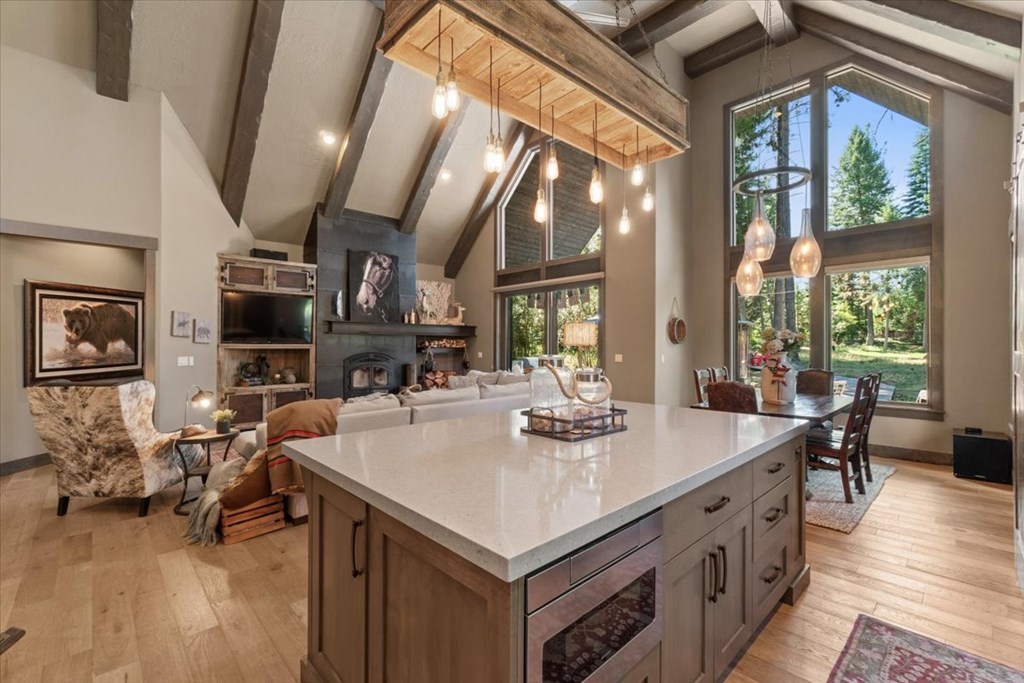 1014 Violet Way, McCall