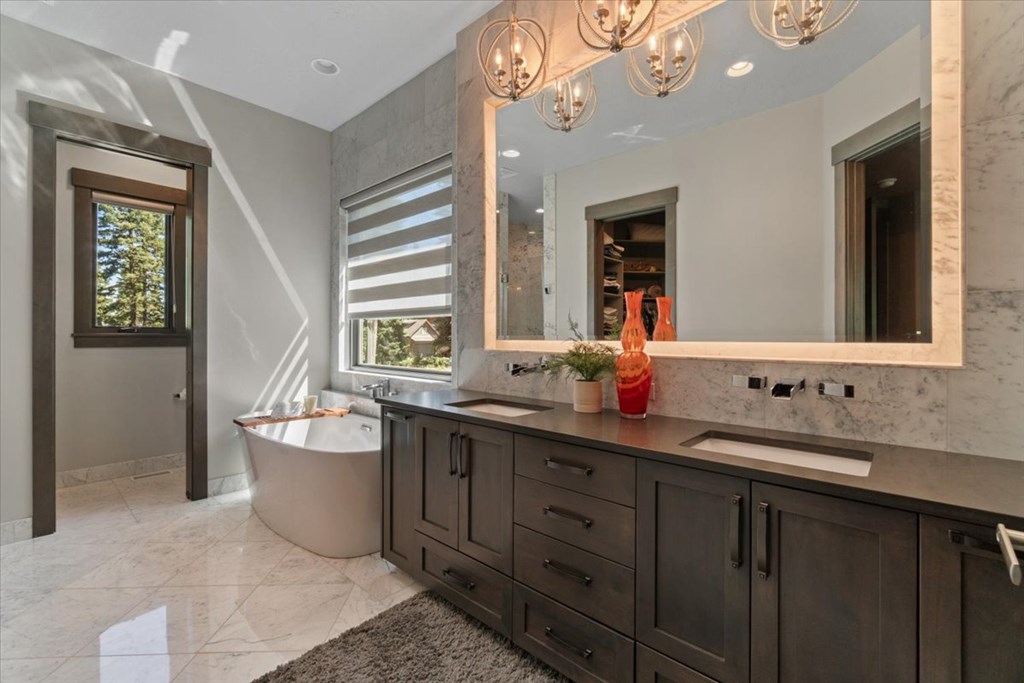 1014 Violet Way, McCall