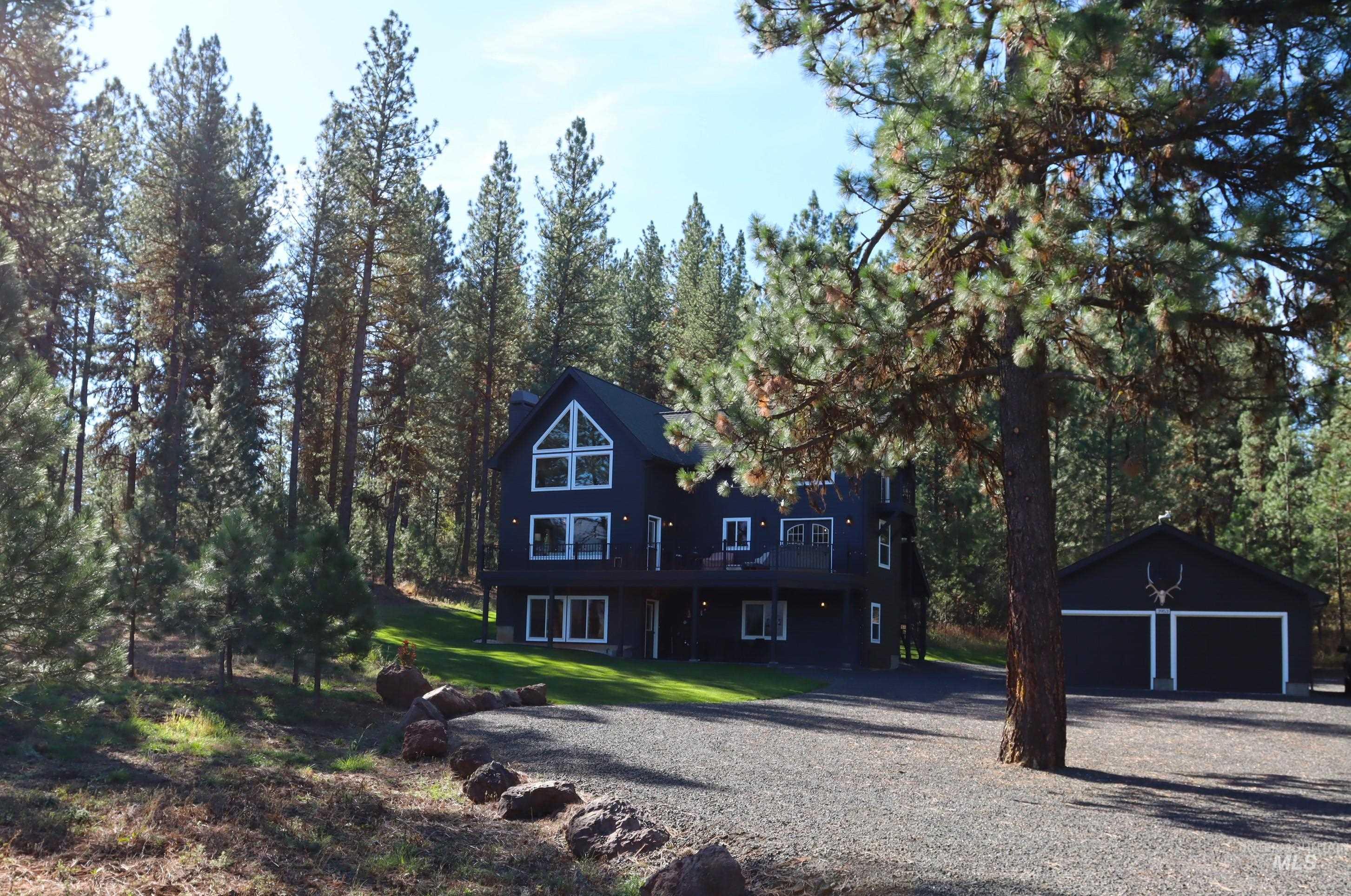 3953 Valley View Drive