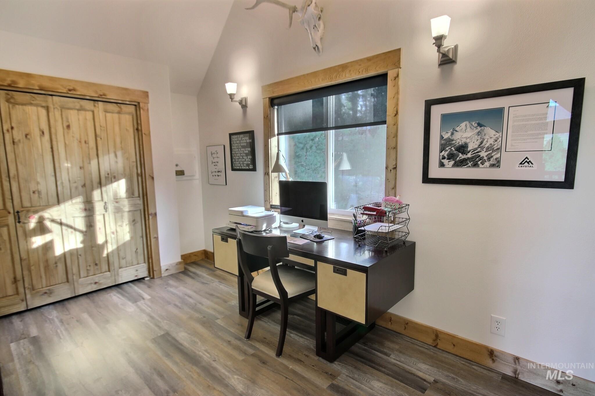 3953 Valley View Drive