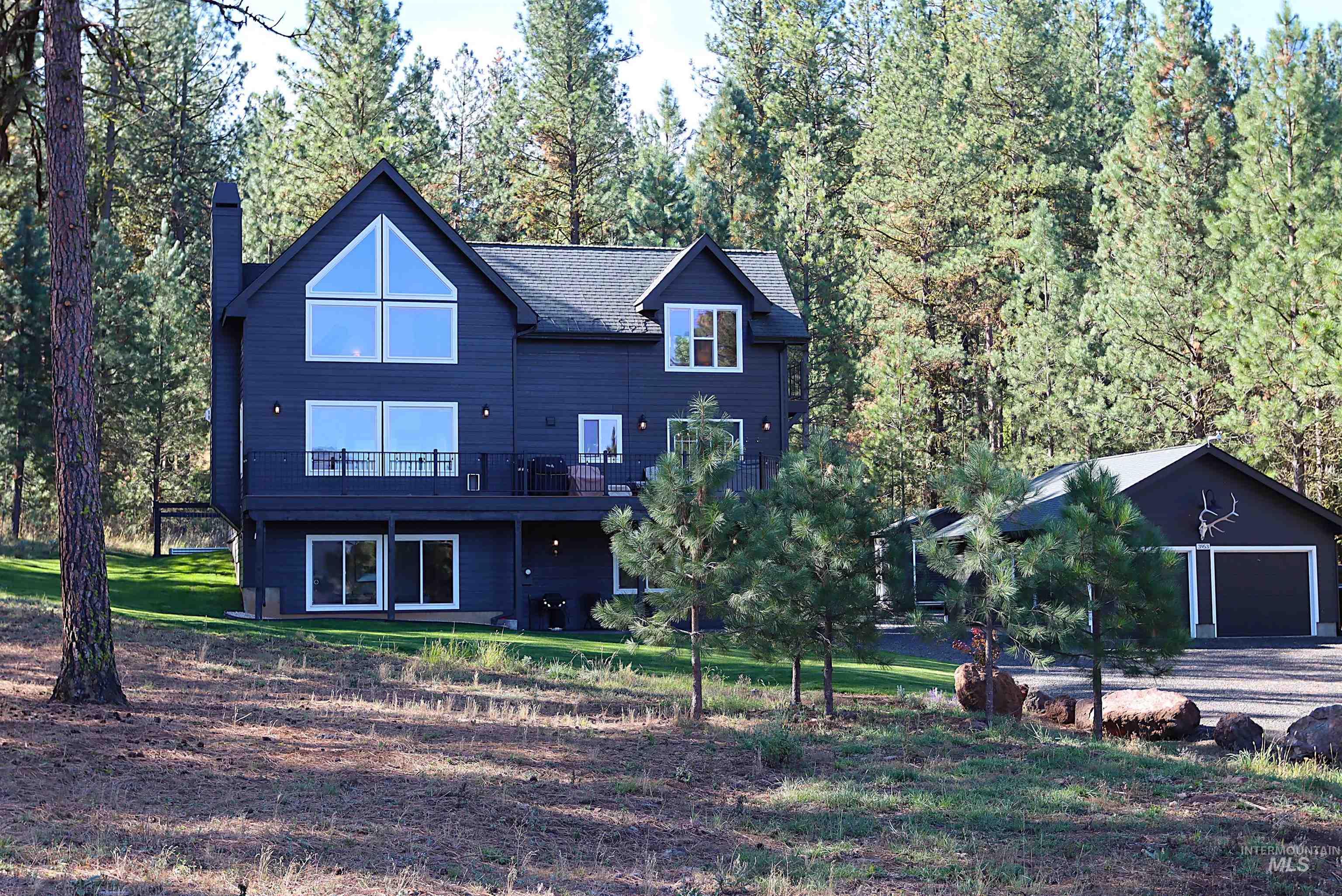 3953 Valley View Drive