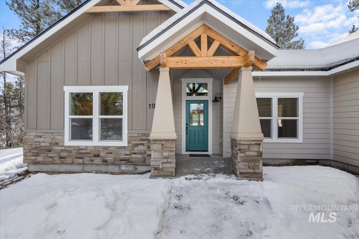 19 Shore Crest Court