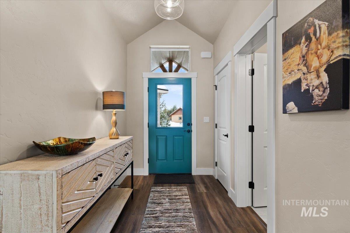 19 Shore Crest Court