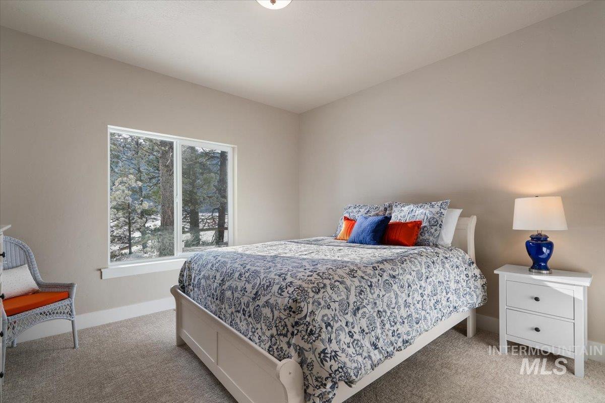 19 Shore Crest Court