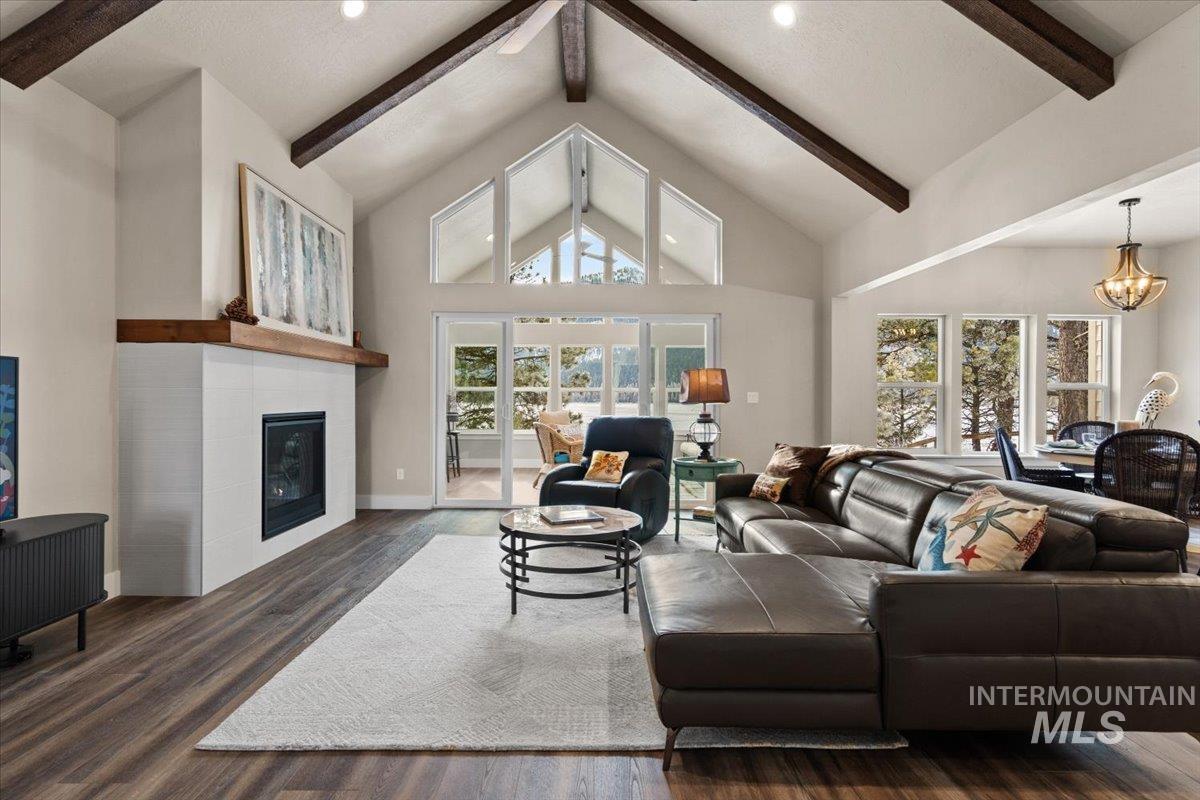 19 Shore Crest Court
