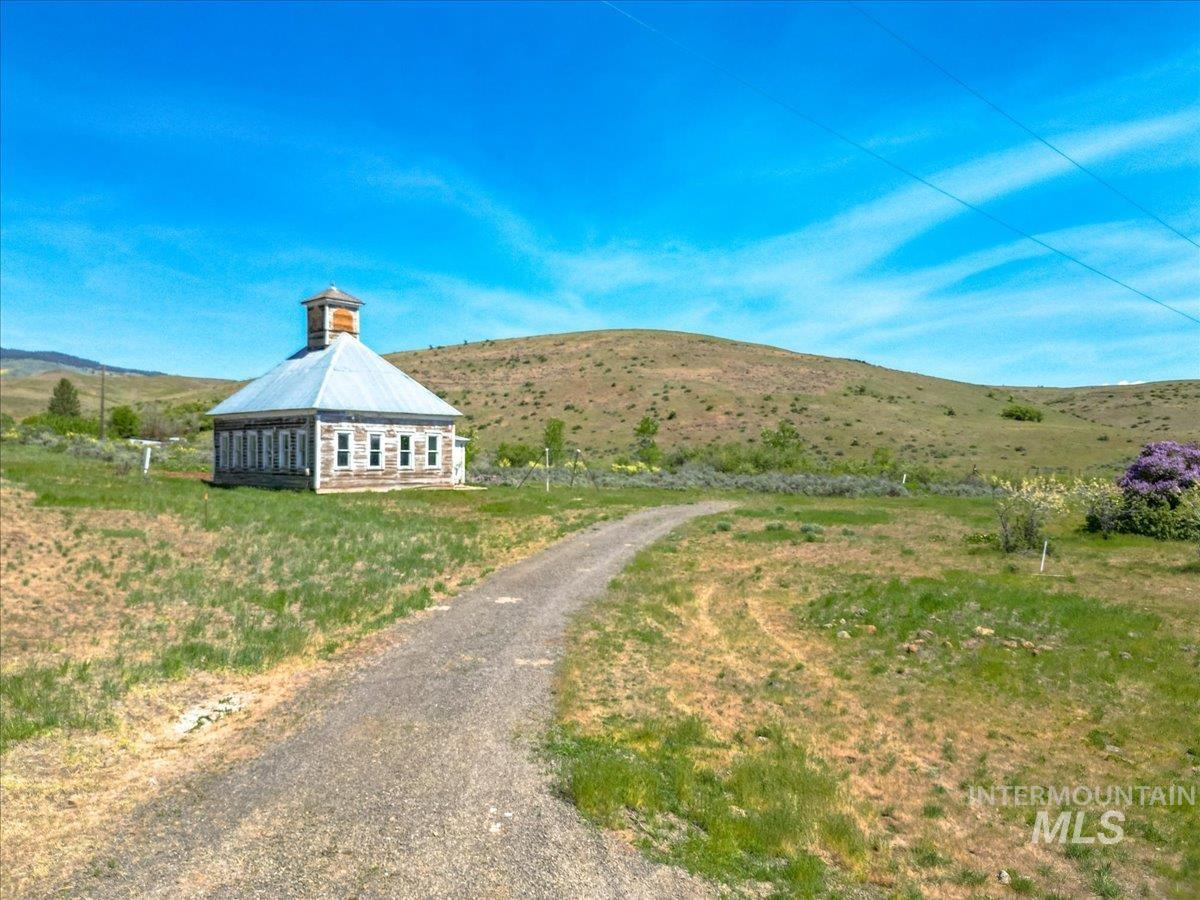 L10 Bitter Brush Lane