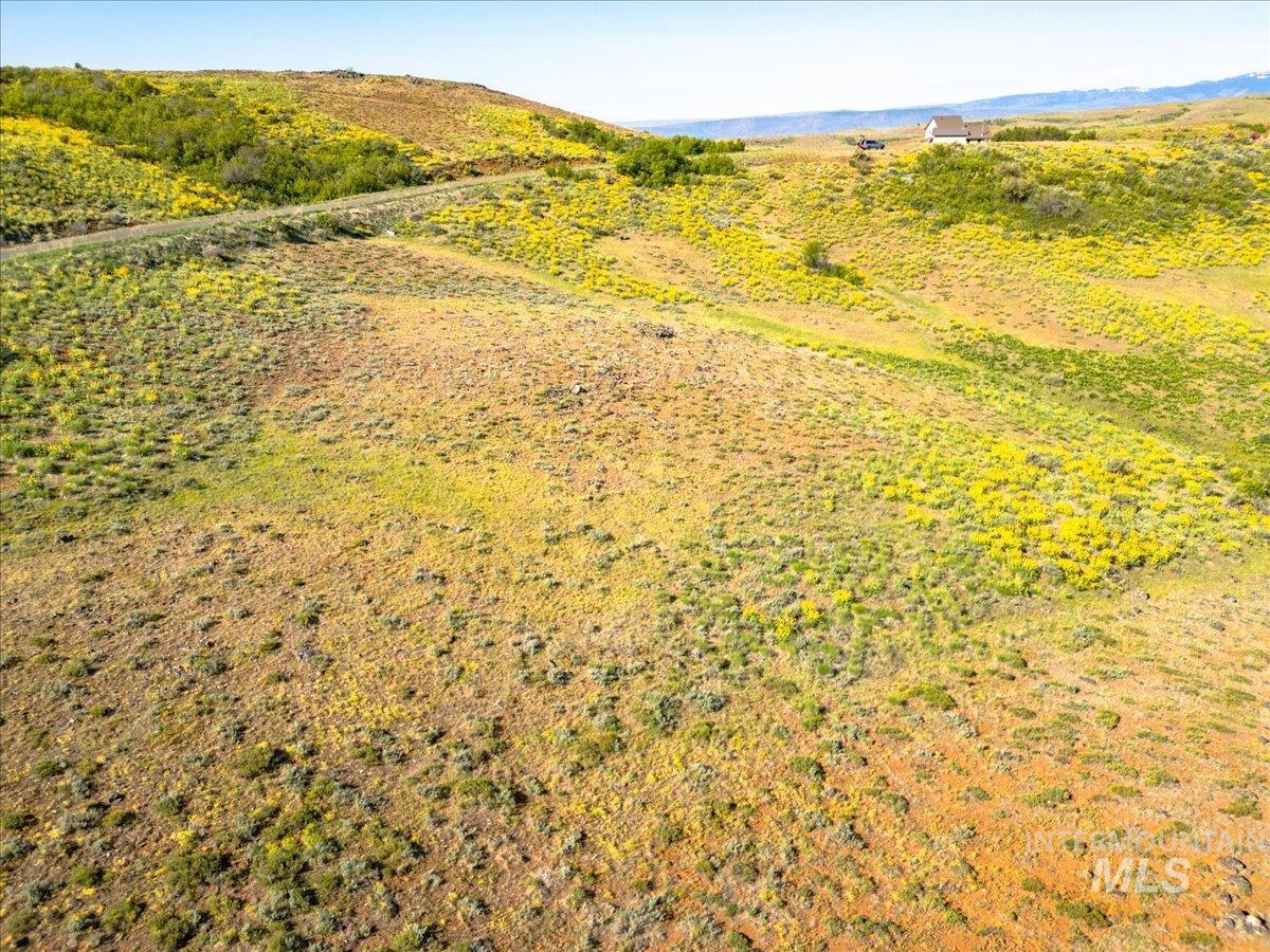 L15 Cuddy View Drive