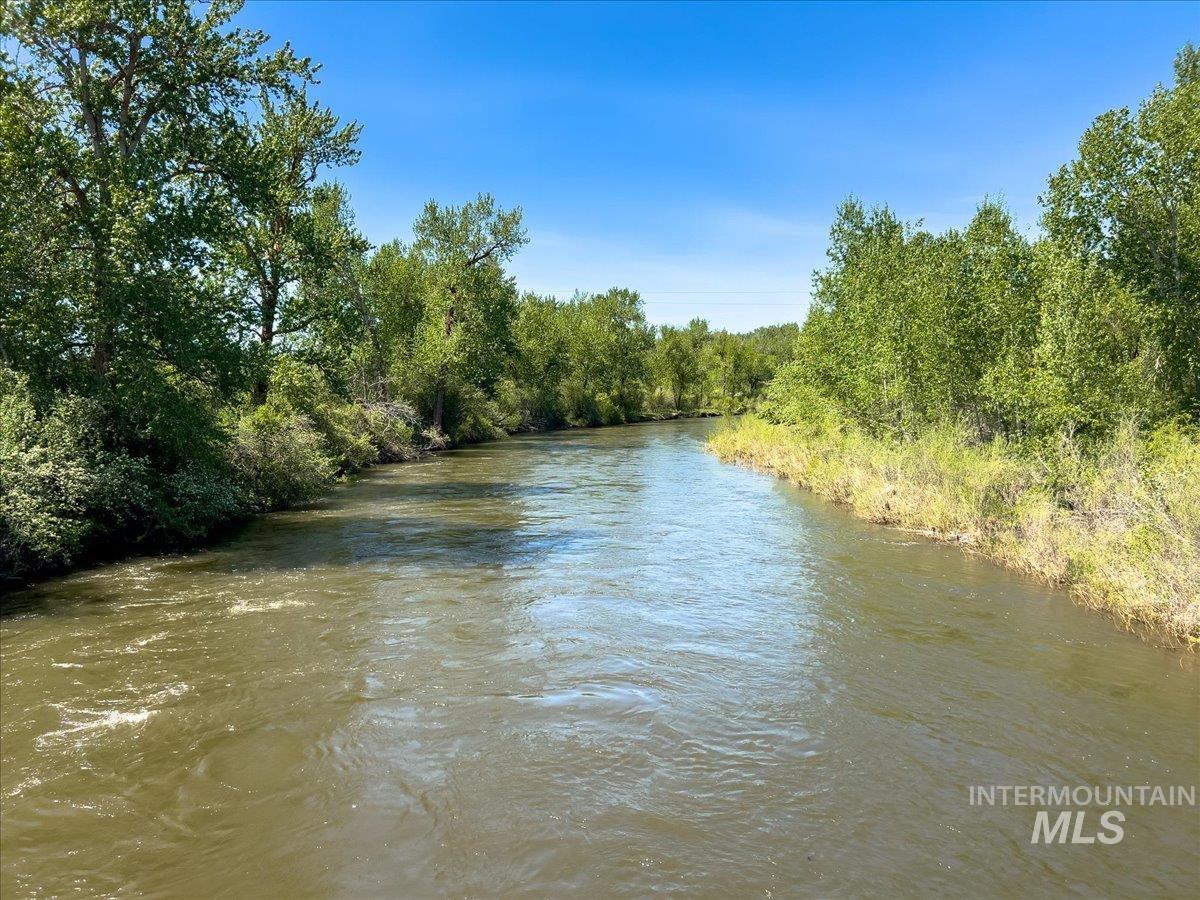 L25 Cuddy View Drive