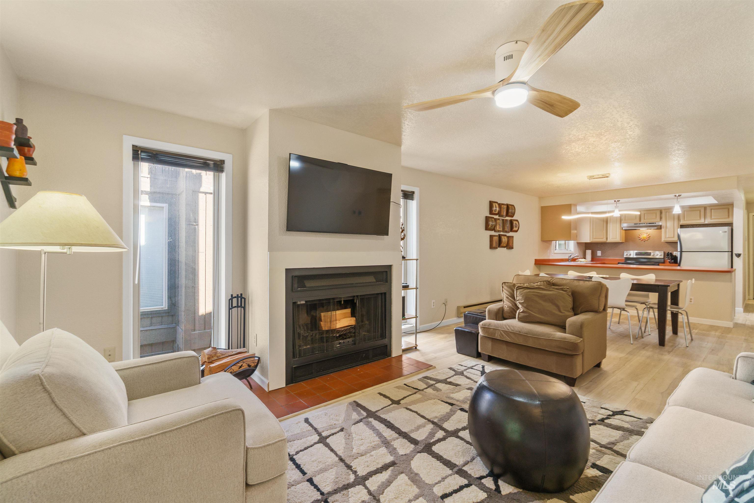 1640 Davis Avenue Unit: 7