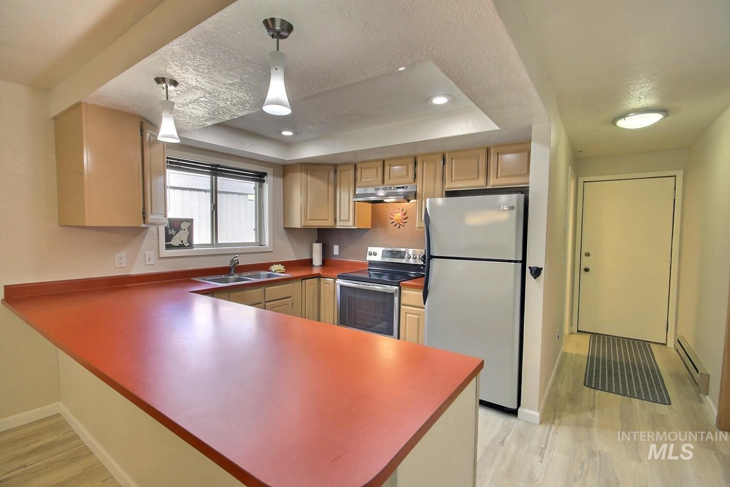 1640 Davis Avenue Unit: 7